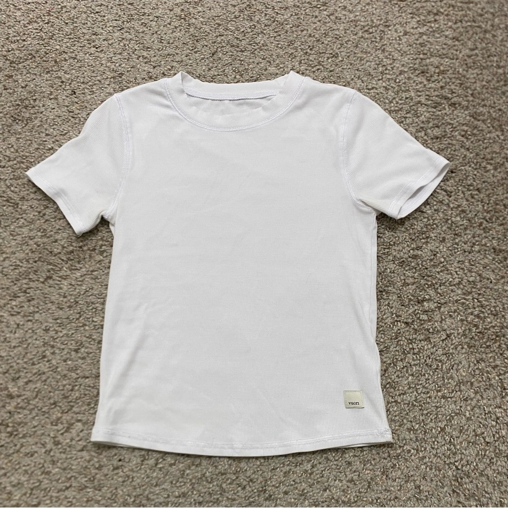 Vuori pose fitted tee